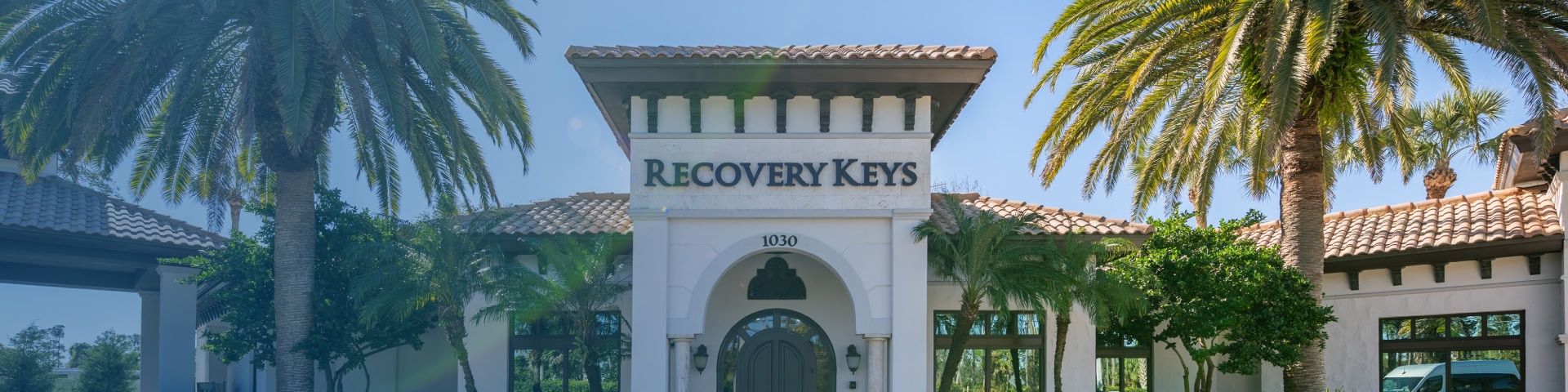 Front entrance of the Recovery Keys addiction treatment center in Ponte Vedra Beach, Florida