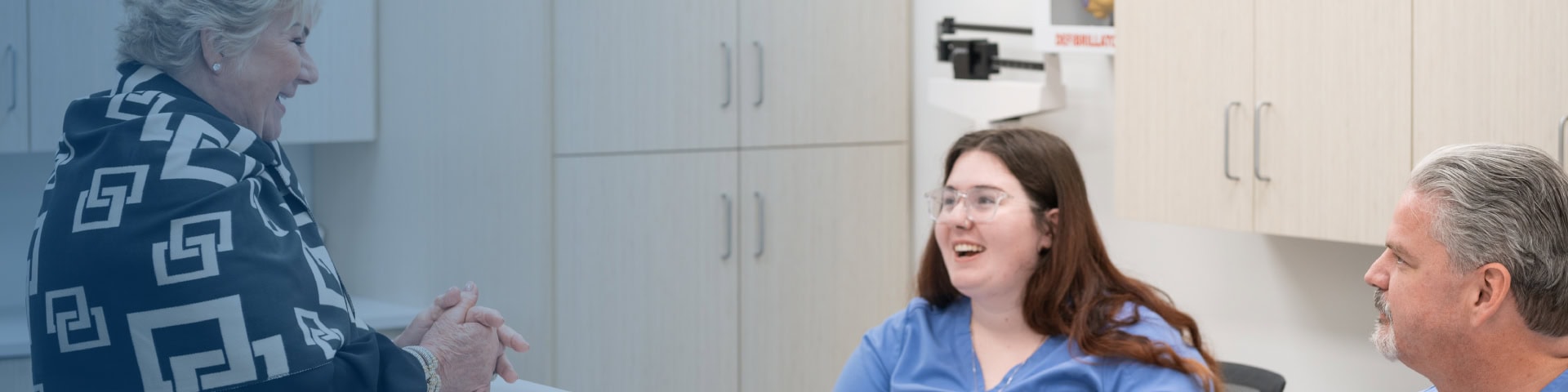 A Recovery Keys nurse monitoring a patient during medically supervised detoxification
